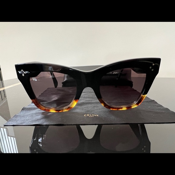 CELINE CAT EYE SUNGLASSES WITH ACETATE FRAMES - Picture 2 of 6